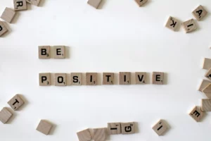 Lire la suite à propos de l’article Transformer les pensées négatives en affirmations positives