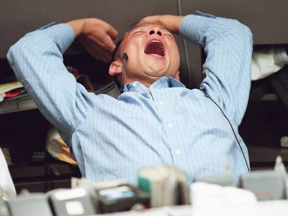 You are currently viewing Le Bâillement : Ses Secrets Révélés pour Booster Votre Cerveau, Productivité et Bien-être