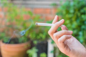 Lire la suite à propos de l’article Libérez-vous du Tabac : Votre Esprit, Votre Volonté, Votre Victoire sur l&rsquo;Addiction