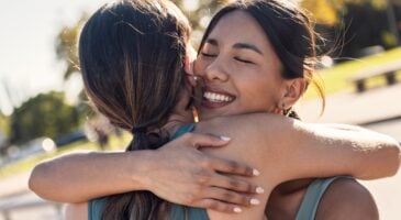 You are currently viewing Comment Reconnaître le Vrai Soutien : Les Signes Indéniables des Relations Authentiques